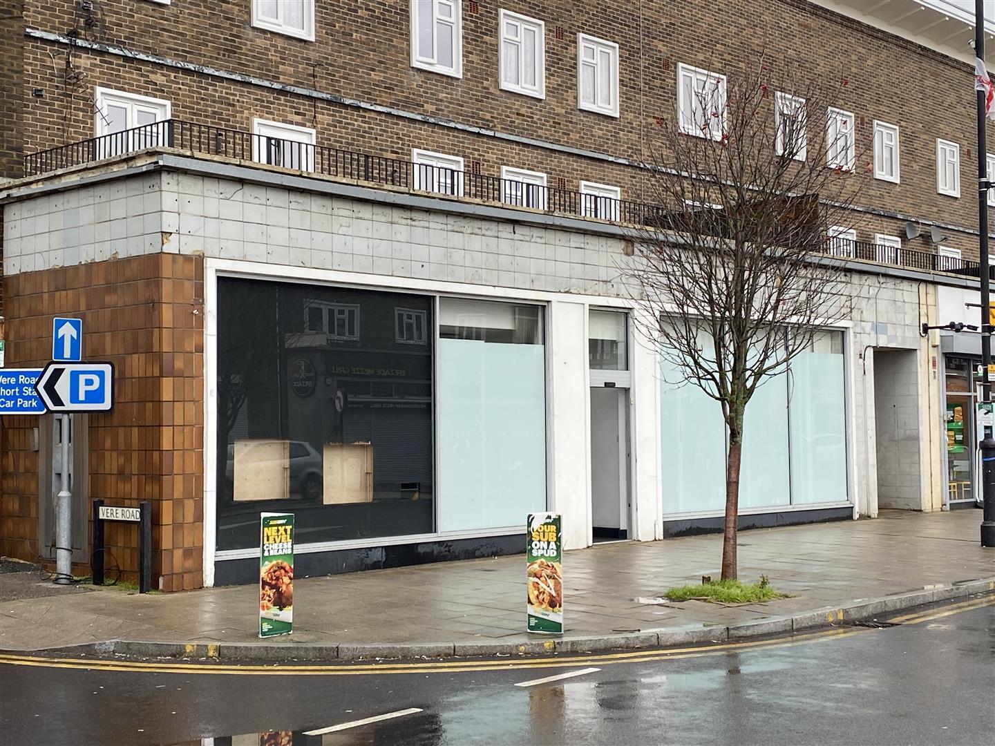 11-13 The Broadway, Loughton à louer Photo de l’immeuble– Image 1 sur 4