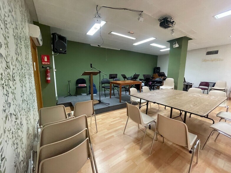 Local commercial dans Laguna de Duero à vendre - Photo intérieure – Image 3 sur 16