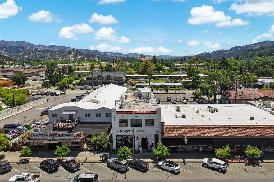 1440 Lincoln Ave, Calistoga, CA à vendre - Photo de l’immeuble – Image 2 sur 44