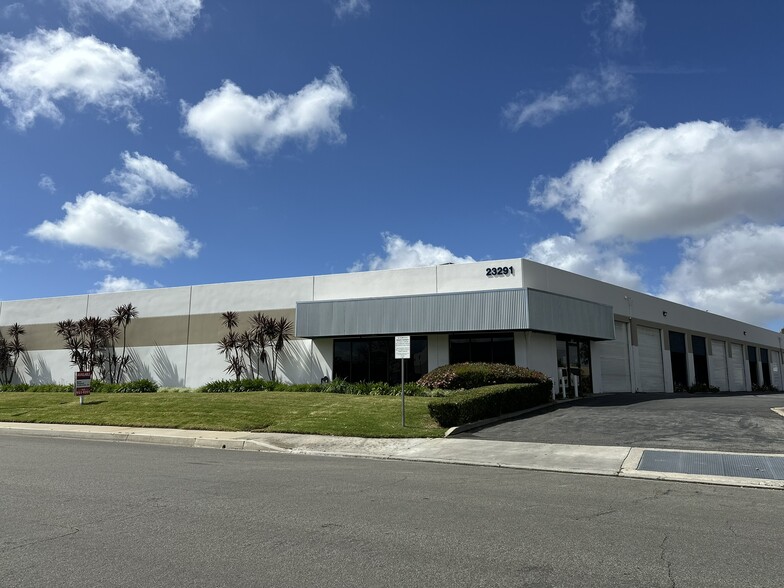 23291 Peralta Dr, Laguna Hills, CA à louer - Photo de l’immeuble – Image 2 sur 4