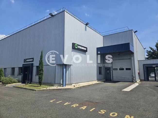 Plus de détails pour 3 Rue Ampère, Chilly-Mazarin - Bureau, Local d'activités à louer