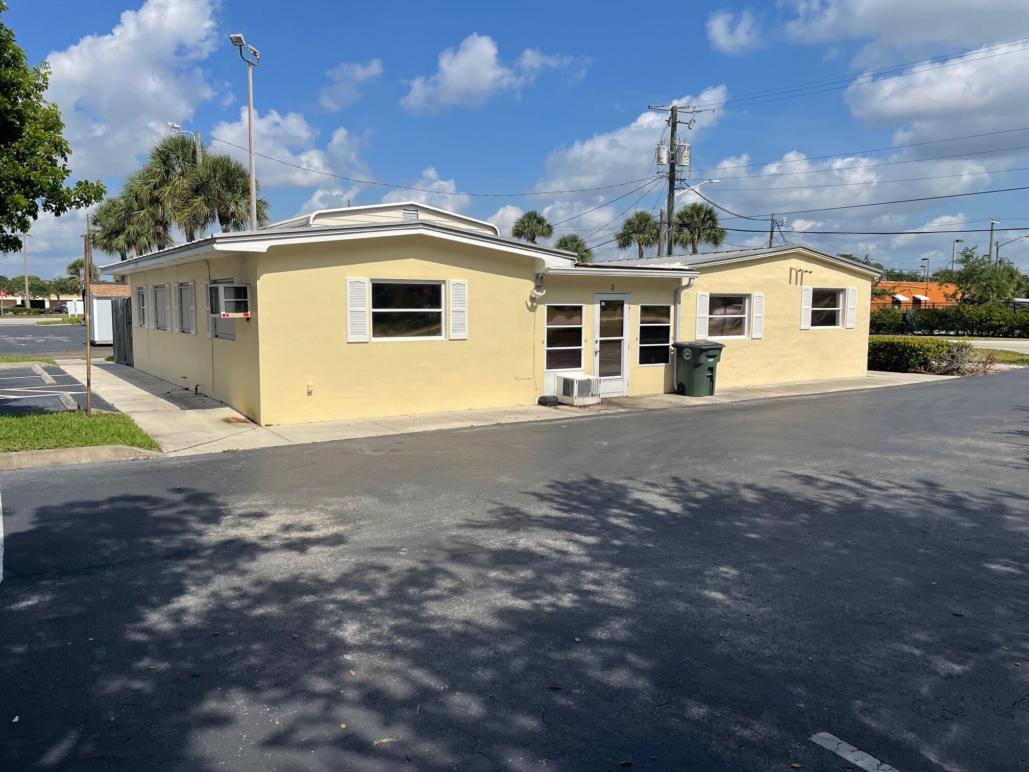 303 Indian Hills Dr, Fort Pierce, FL à vendre Photo principale– Image 1 sur 2