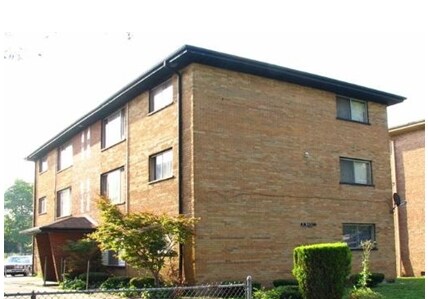 12345 S Lowe Ave, Chicago, IL à vendre - Photo principale – Image 1 sur 2