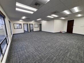 5480 Baltimore Dr, La Mesa, CA à louer Photo intérieure– Image 2 sur 4