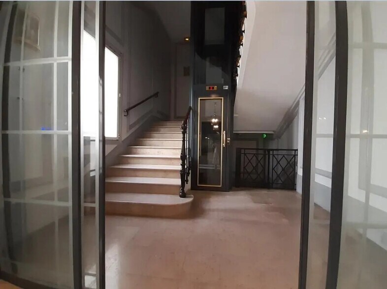 2 Rue De Choiseul, Paris à louer - Photo intérieure – Image 2 sur 7