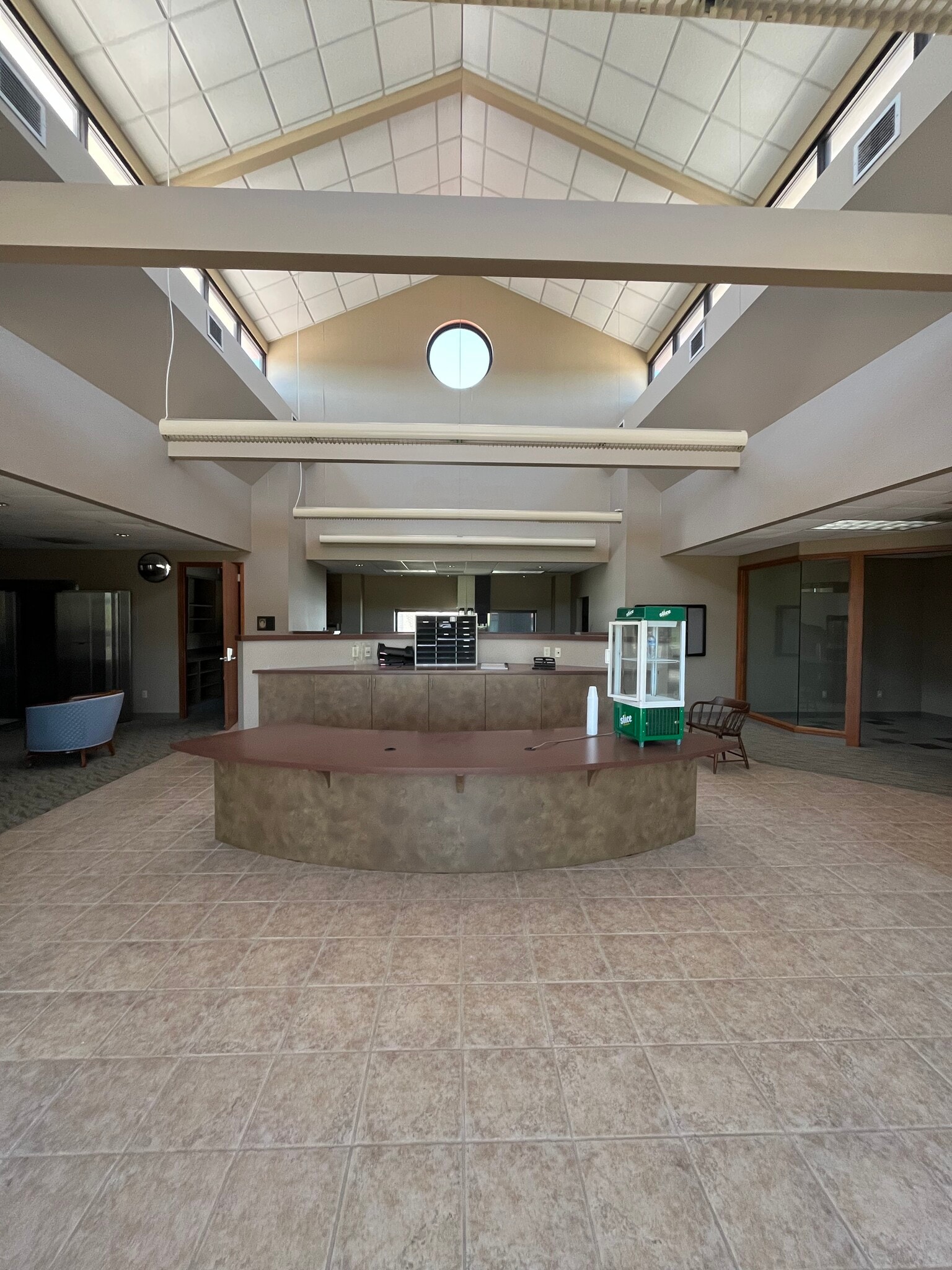 5520 Hedge Lane Ter, Shawnee, KS à vendre Photo intérieure– Image 1 sur 5