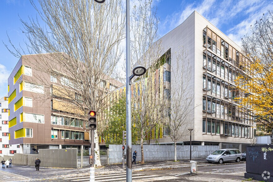 8 Boulevard D'Indochine, Paris à louer - Photo de l’immeuble – Image 3 sur 8