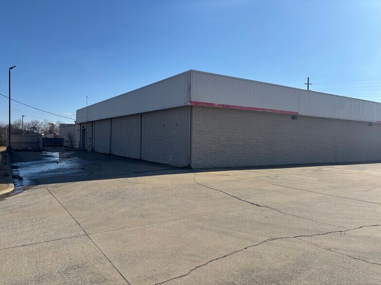2639 W Meighan Blvd, Gadsden, AL à louer - Photo de l’immeuble – Image 3 sur 8