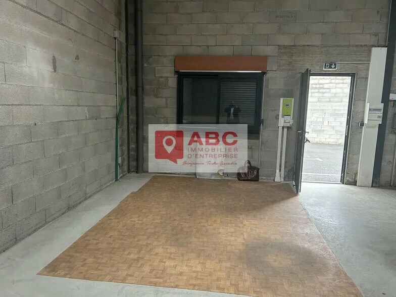 Local d’activités dans Béziers à louer - Photo de l’immeuble – Image 3 sur 5