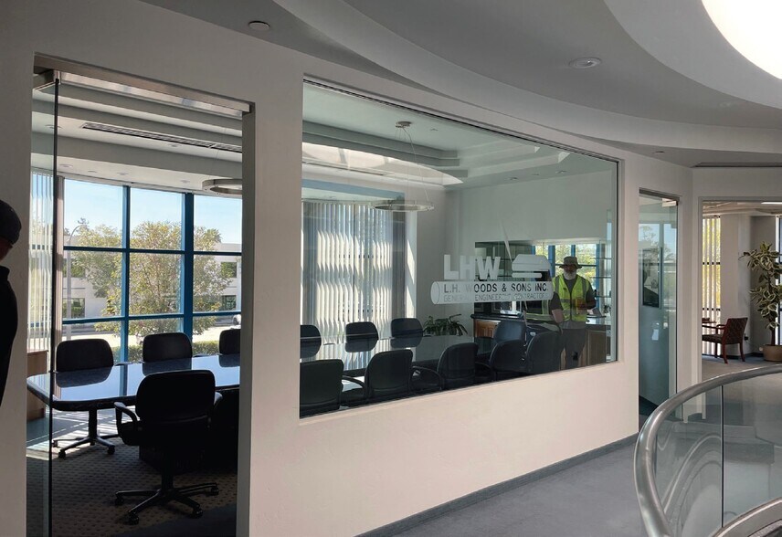 2115 La Mirada Dr, Vista, CA à louer - Photo intérieure – Image 3 sur 4