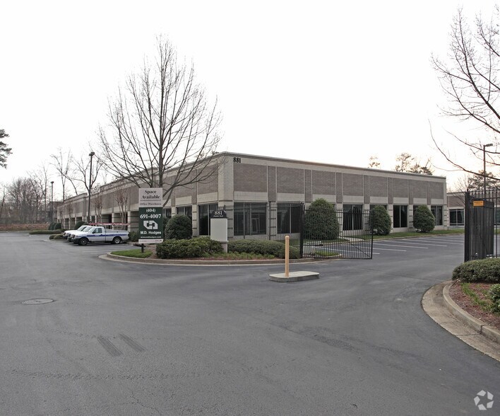 881 Franklin Rd, Marietta, GA à louer - Photo de l’immeuble – Image 3 sur 7