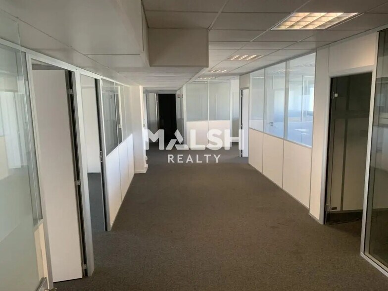 Bureau dans Lyon à louer - Photo de l’immeuble – Image 2 sur 8