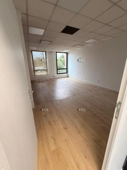 Local d’activités dans Massy à louer - Photo intérieure – Image 3 sur 6