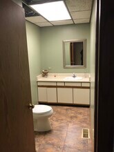 75 E Division St, Mundelein, IL à louer Photo intérieure– Image 2 sur 9