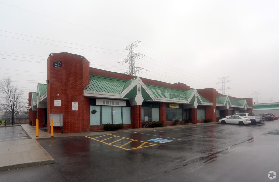 90 Regina Rd, Woodbridge, ON à louer - Photo principale – Image 1 sur 4