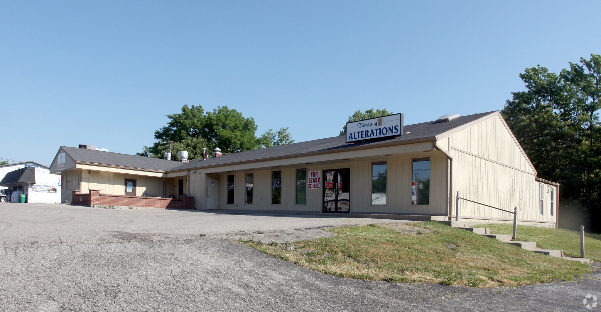 8758 Crawfordsville Rd, Indianapolis, IN à vendre Photo principale– Image 1 sur 14