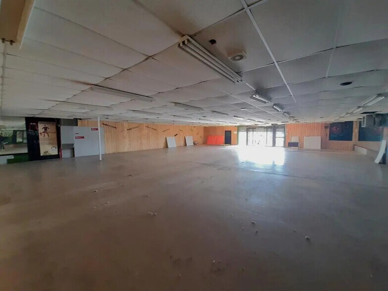 Local commercial dans Migné-Auxances à louer - Photo de l’immeuble – Image 2 sur 4