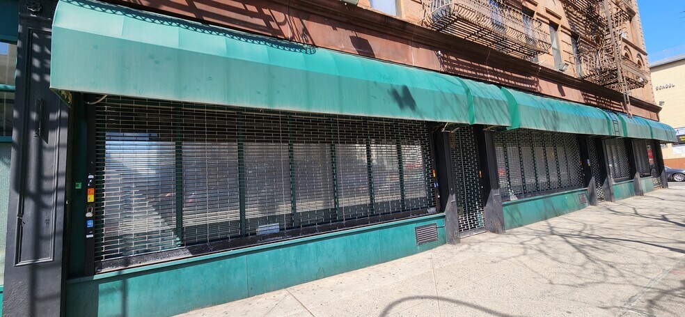 2611-2615 Frederick Douglass Blvd, New York, NY à louer - Photo de l’immeuble – Image 2 sur 3
