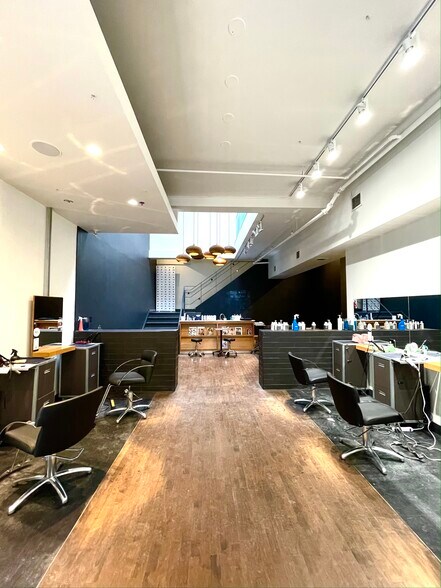 269 Queen St W, Toronto, ON à louer - Photo intérieure – Image 3 sur 11