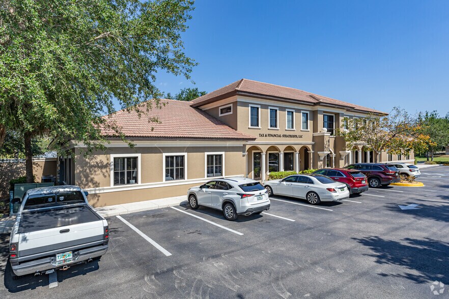 28089 Vanderbilt Dr, Bonita Springs, FL à vendre - Photo principale – Image 1 sur 11