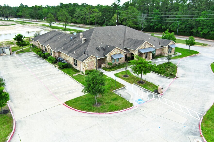 18111 Timber Forest Dr, Humble, TX à vendre - Photo de l’immeuble – Image 3 sur 8