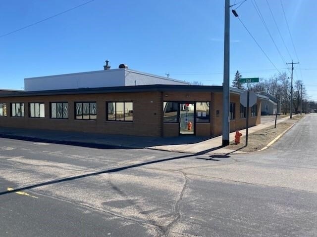 214 W 2nd St, Marshfield, WI à louer - Photo de l’immeuble – Image 2 sur 22