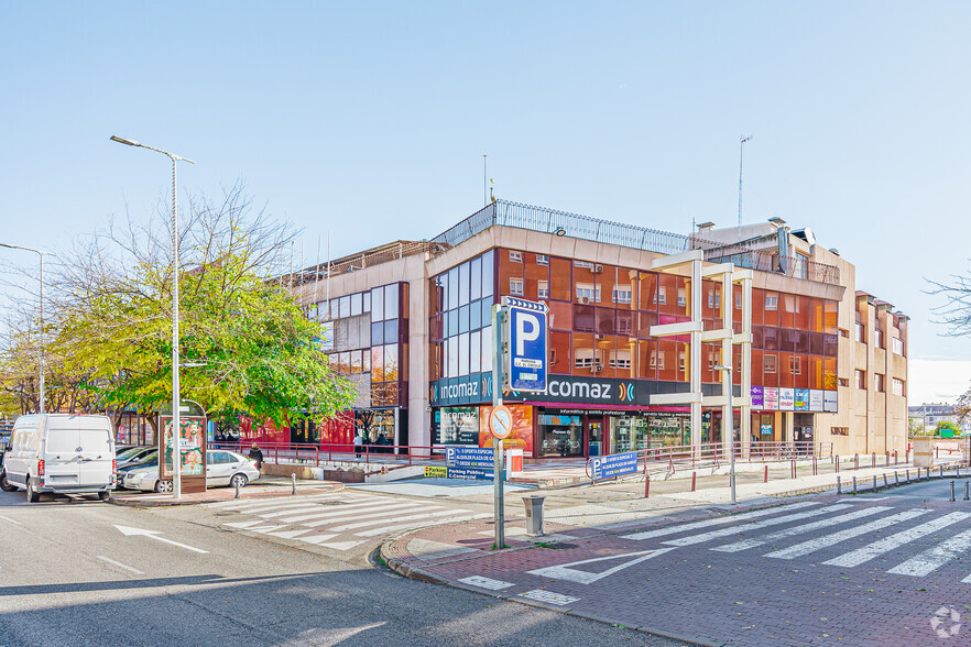 Avenida de la Constitución, 88, Torrejón de Ardoz, Madrid à louer - Photo de l’immeuble – Image 3 sur 4