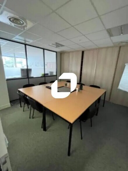 Bureau dans Famars à louer - Photo de l’immeuble – Image 3 sur 5