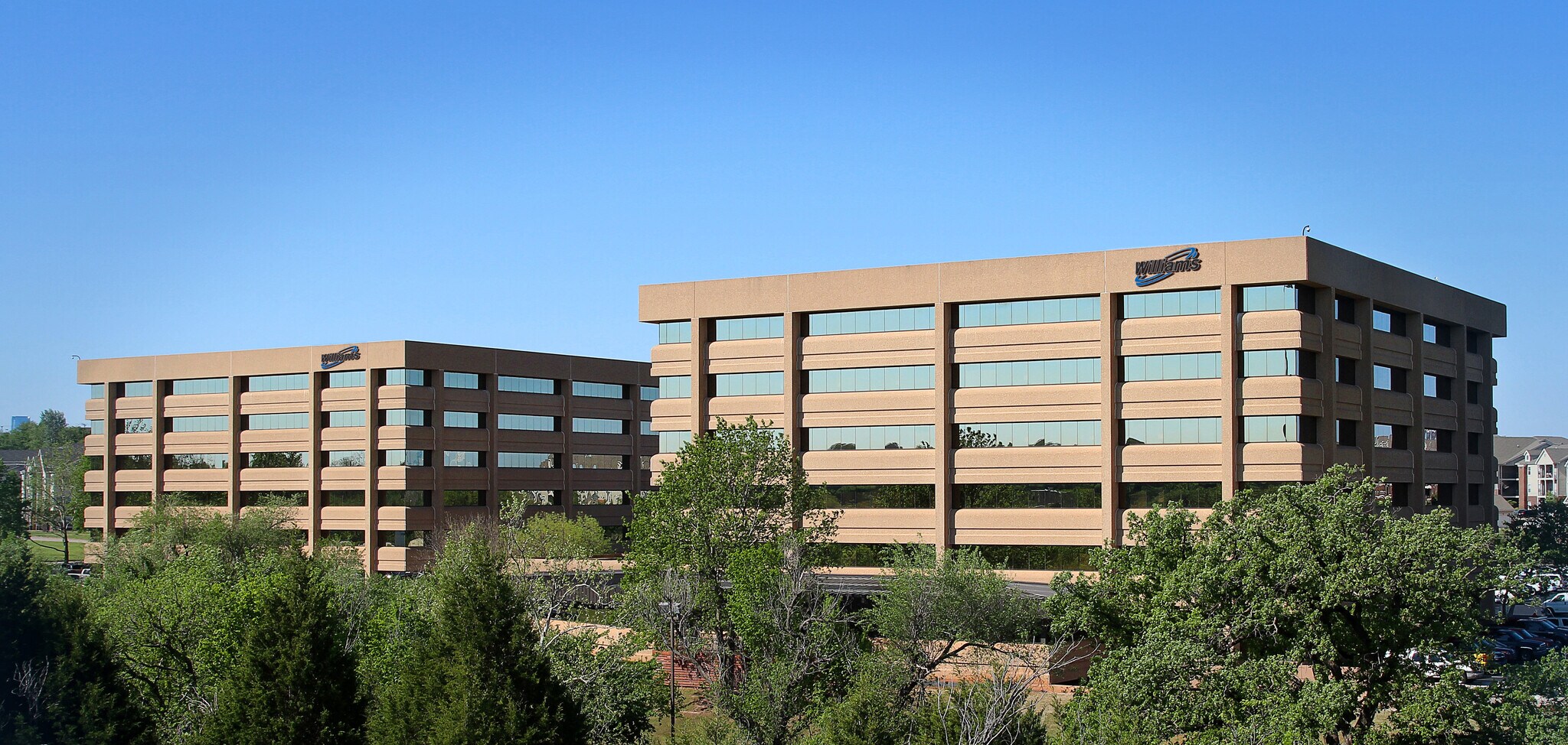515 Central Park Dr, Oklahoma City, OK à louer Photo de l’immeuble– Image 1 sur 6
