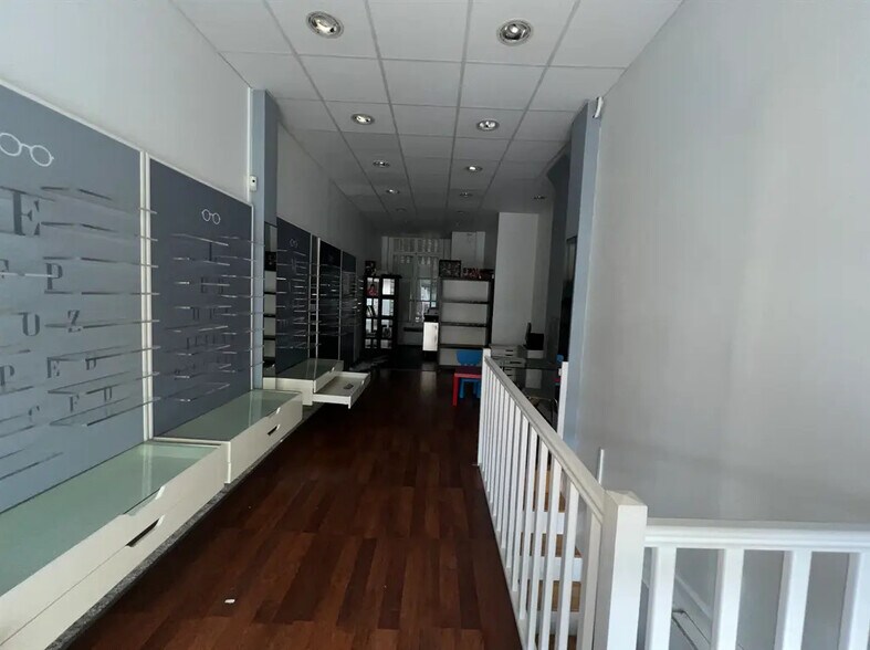 Local commercial dans Paris à louer - Photo de l’immeuble – Image 2 sur 5