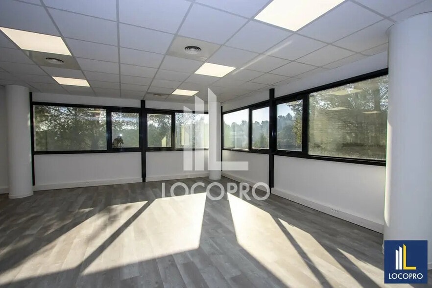 Bureau dans Aix-en-Provence à louer - Photo de l’immeuble – Image 3 sur 8