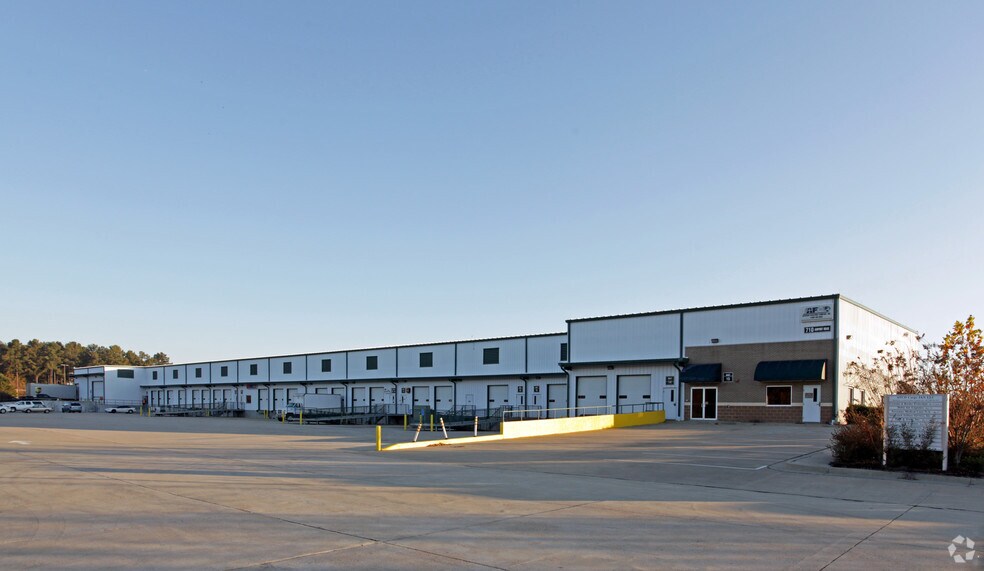 710 Airport Rd, Jackson, MS à louer - Photo de l’immeuble – Image 1 sur 5