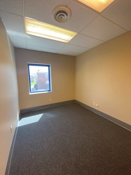 1890 Northwest Blvd, Columbus, OH à louer - Photo intérieure – Image 3 sur 12