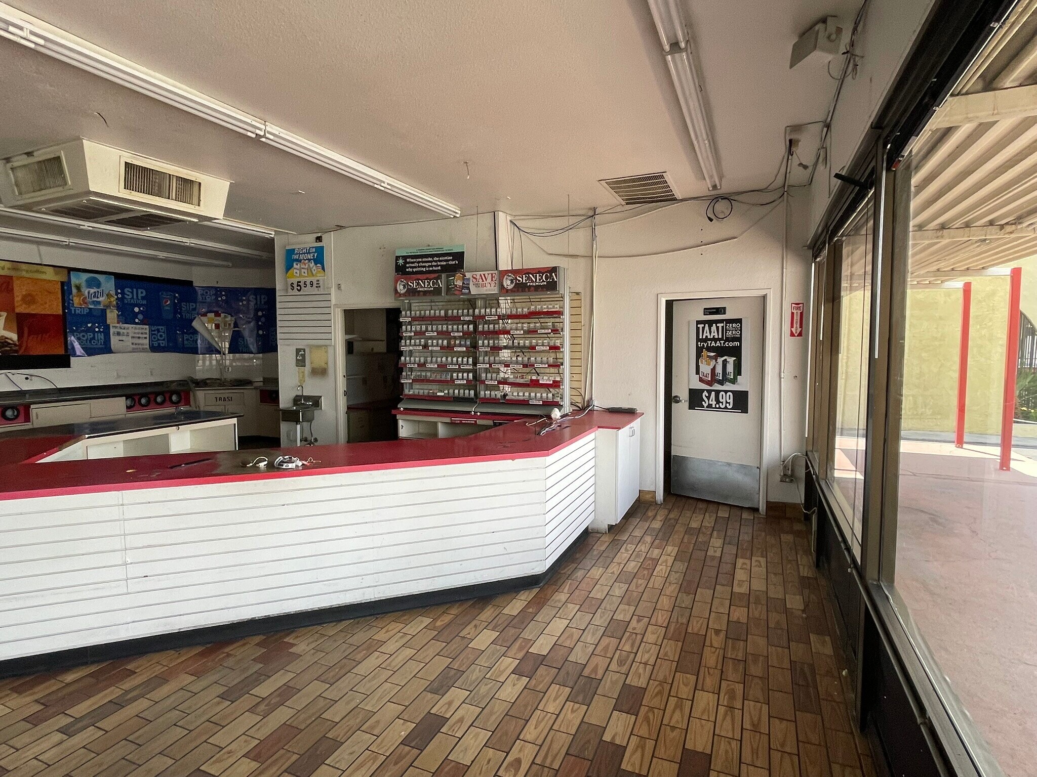 2420-2570 E Desert Inn Rd, Las Vegas, NV à louer Photo intérieure– Image 1 sur 13