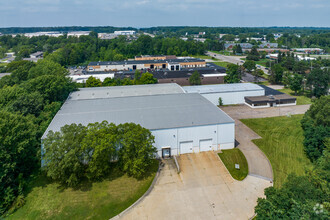 2300 E Aurora Rd, Twinsburg, OH - VUE AÉRIENNE  vue de carte - Image1