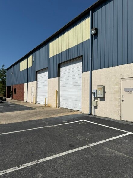 1585 McKee Rd, Dover, DE à louer - Photo de l’immeuble – Image 2 sur 8