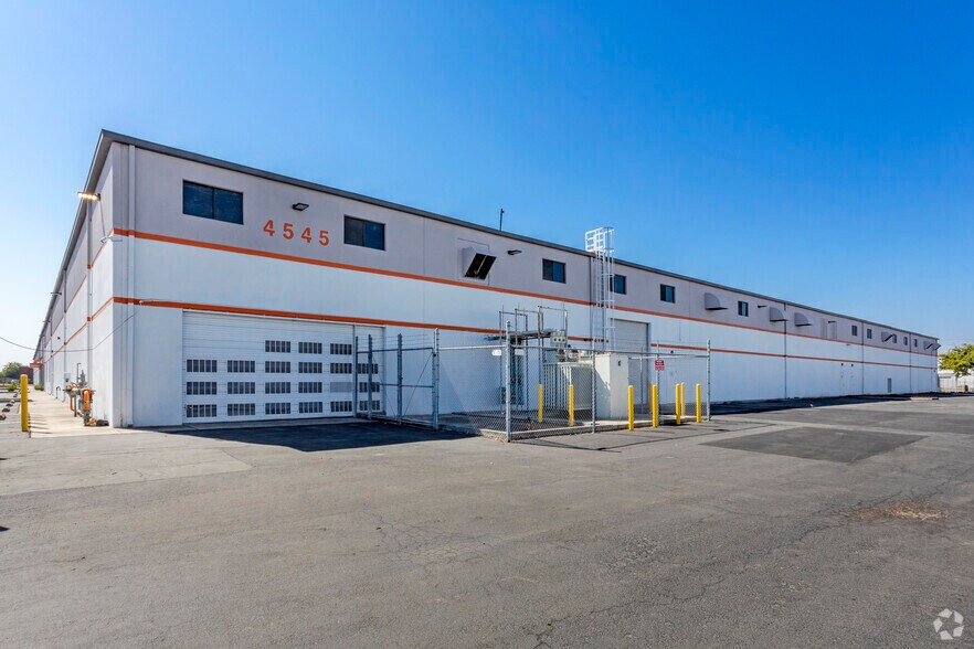 4545 Qantas Ln, Stockton, CA à louer - Photo de l’immeuble – Image 3 sur 5