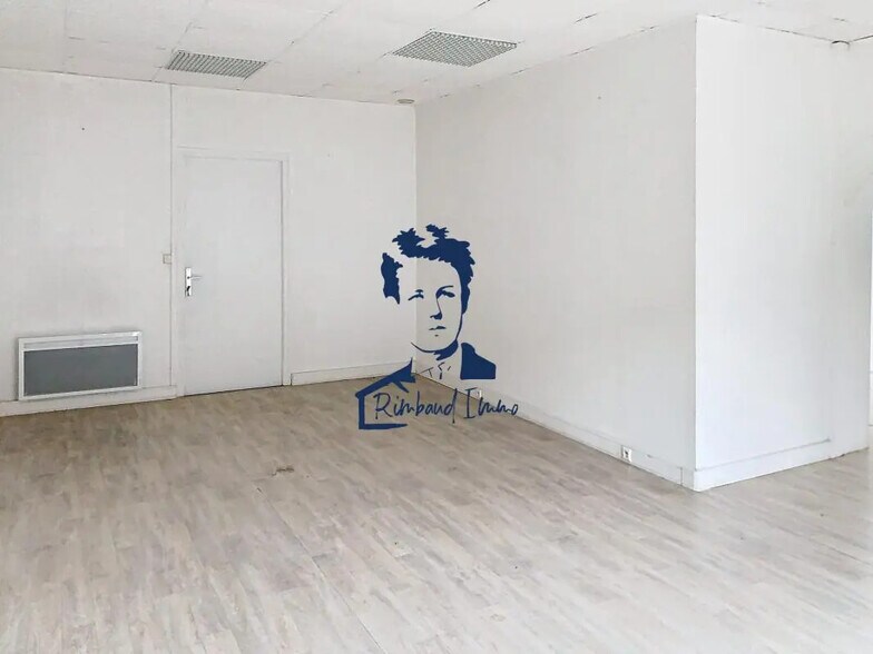 Bureau dans Charleville-Mézières à louer - Photo de l’immeuble – Image 2 sur 12