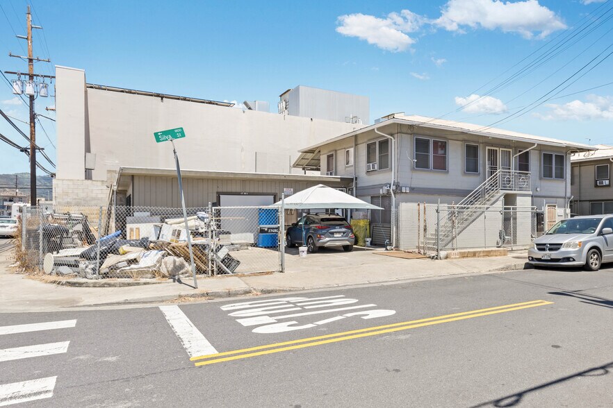 1768 Silva St, Honolulu, HI à vendre - Photo de l’immeuble – Image 2 sur 17