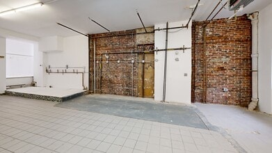 32-31 Greenpoint Ave, Long Island City, NY à louer Numérisation 3D Matterport– Image 1 sur 13