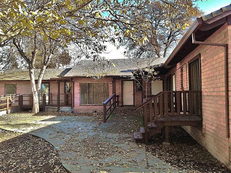 8145 State Highway 99E, Los Molinos, CA à vendre - Photo de l’immeuble – Image 2 sur 3