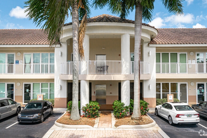 5220 S University Dr, Davie, FL à louer - Photo de l’immeuble – Image 2 sur 6