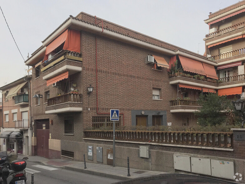 Calle Hospital, 16, Pozuelo de Alarcón, Madrid à louer - Photo de l’immeuble – Image 2 sur 2