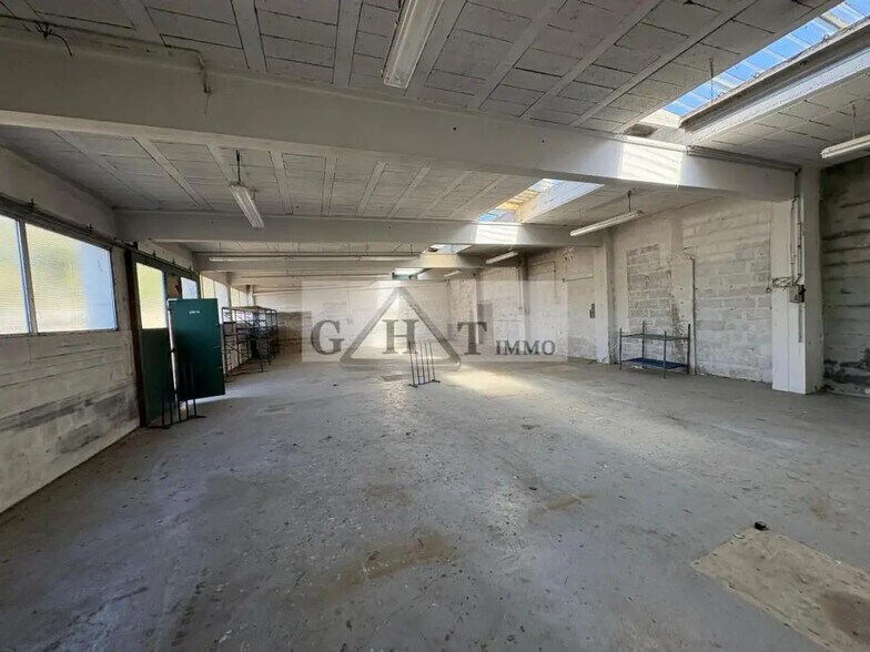 Industriel/Logistique dans Dammarie-les-Lys à louer - Photo de l’immeuble – Image 3 sur 7