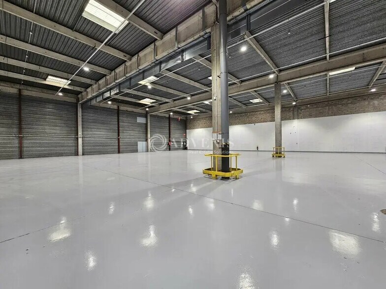 Local d’activités dans Gennevilliers à louer - Photo de l’immeuble – Image 3 sur 12