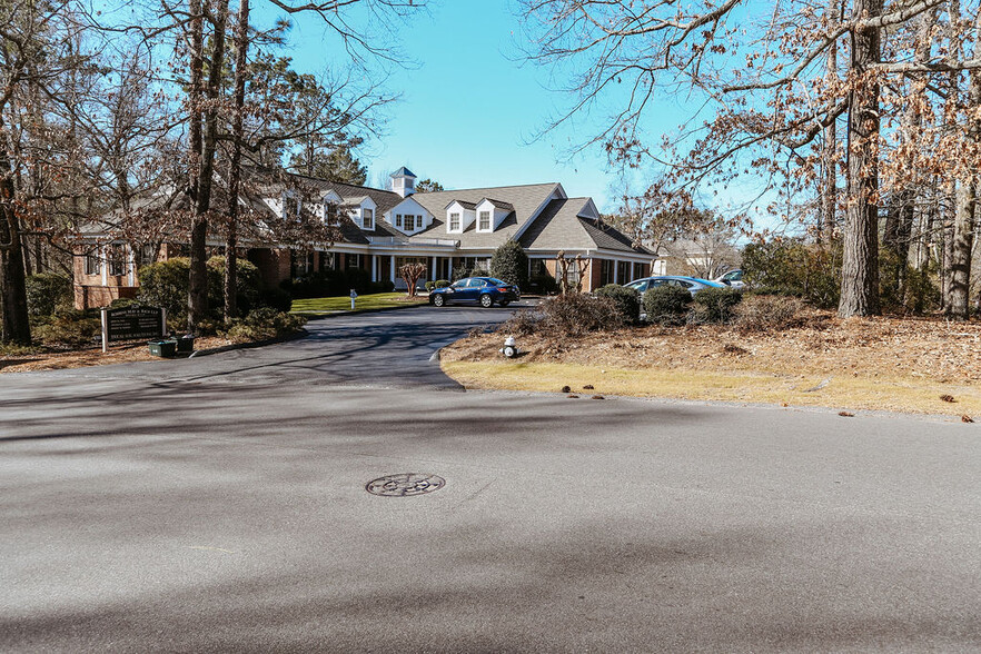 120 Applecross Rd, Pinehurst, NC à louer - Photo de l’immeuble – Image 2 sur 10