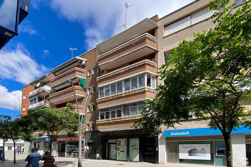 Calle los Alfares, 4, Alcorcón, Madrid à vendre - Photo de l’immeuble – Image 2 sur 2