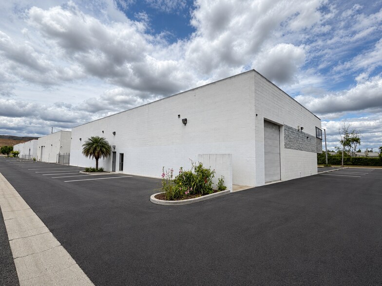 5450 Tech Cr, Moorpark, CA à louer - Photo de l’immeuble – Image 2 sur 11