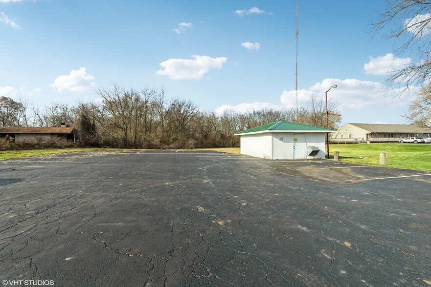 711 N 1st St, Dekalb, IL à louer - Photo de l’immeuble – Image 2 sur 42