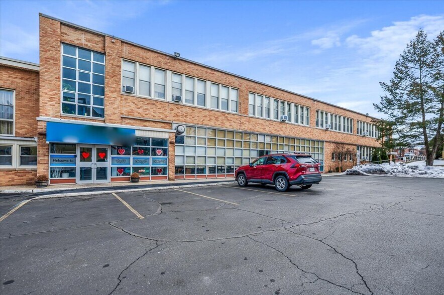 1346 Broadway, Hewlett, NY à louer - Photo principale – Image 1 sur 1